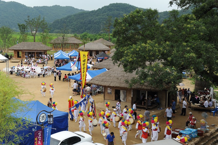 1.축제를 빛낼 3색 경연대회 참가하세요 ..
